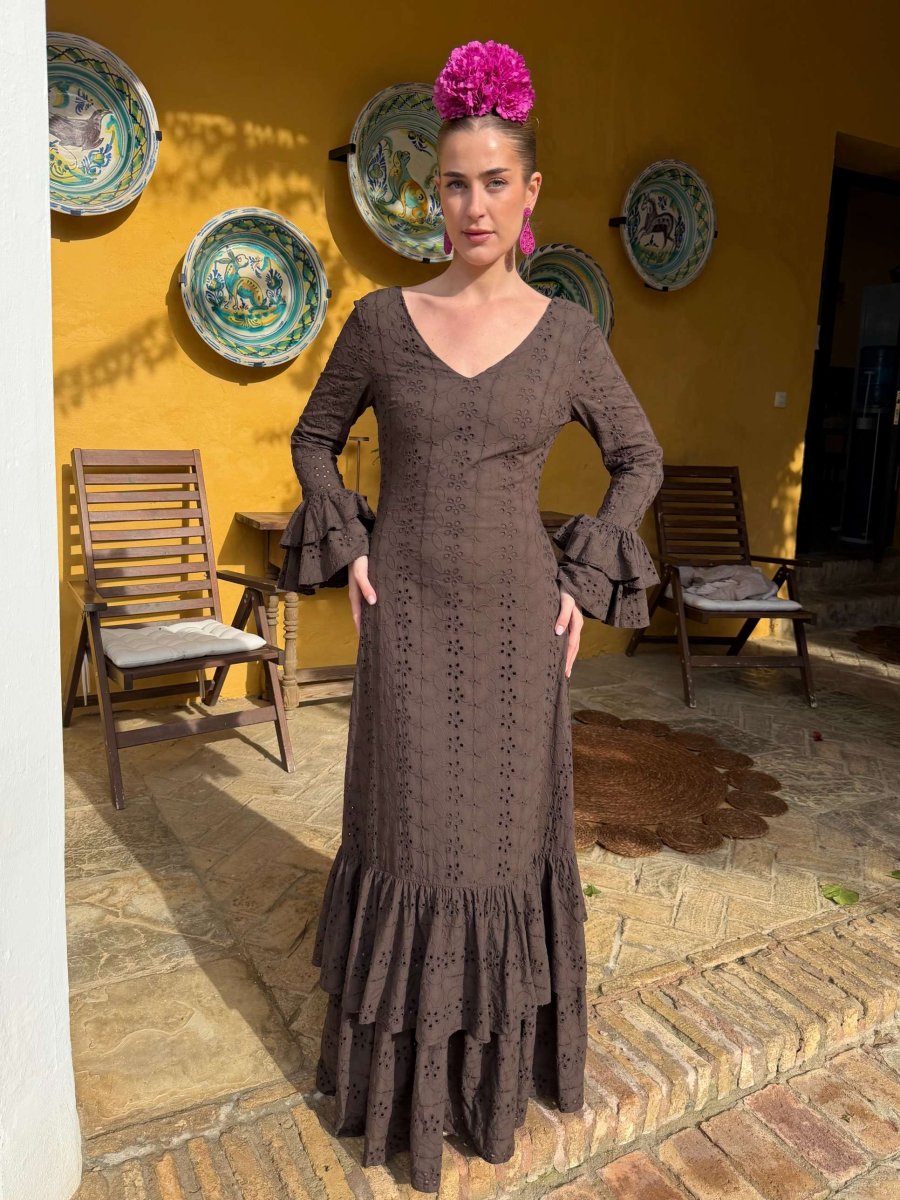Traje de flamenca económico perforado marrón chocolate - Imagen 3